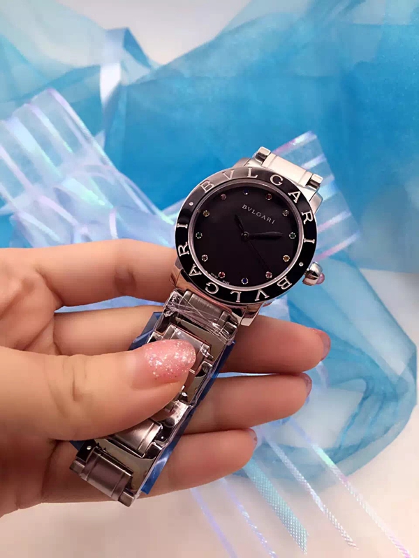 ブルガリ時計正面デザイン